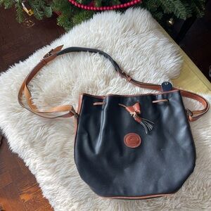 Vintage 80s/90s Dooney & Bourke pebbled leather bucket bag crossbody drawstring